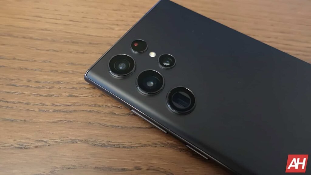 Samsung Galaxy S22 series gets March 2025 security update