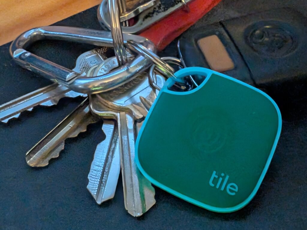 Tile Mate, Slim, and Sticker Review – An OS independent way to locate and track your gear