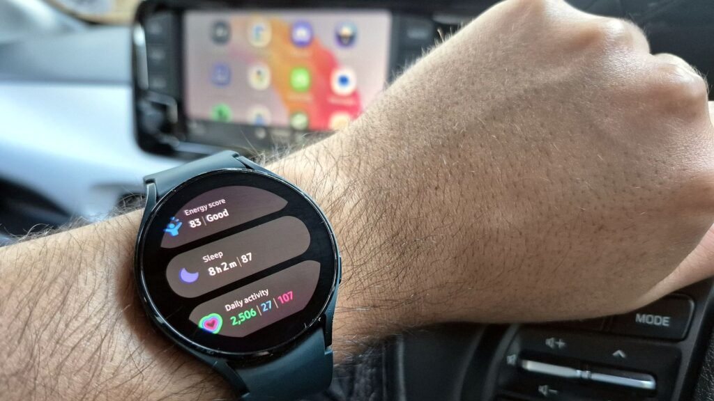 I wish Android Auto integrated with my Wear OS smartwatch for safer driving