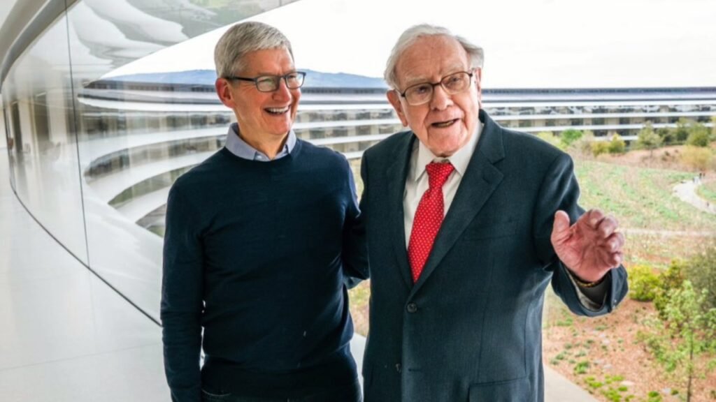 Warren Buffett made money — and friends with Apple